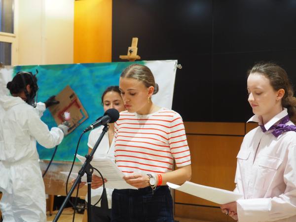 Clara MAZUE, Juliette THULLIEZ, Romane VERNAY et Loïc Le Gros, Artiste-dessinateur.